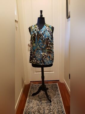 North Style Sleeveless Cowl Neck Tropical Print Blouse in Blue & Black